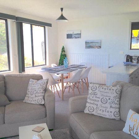 Kingfisher Cottage Beachfront At The Binalong Bay מראה חיצוני תמונה