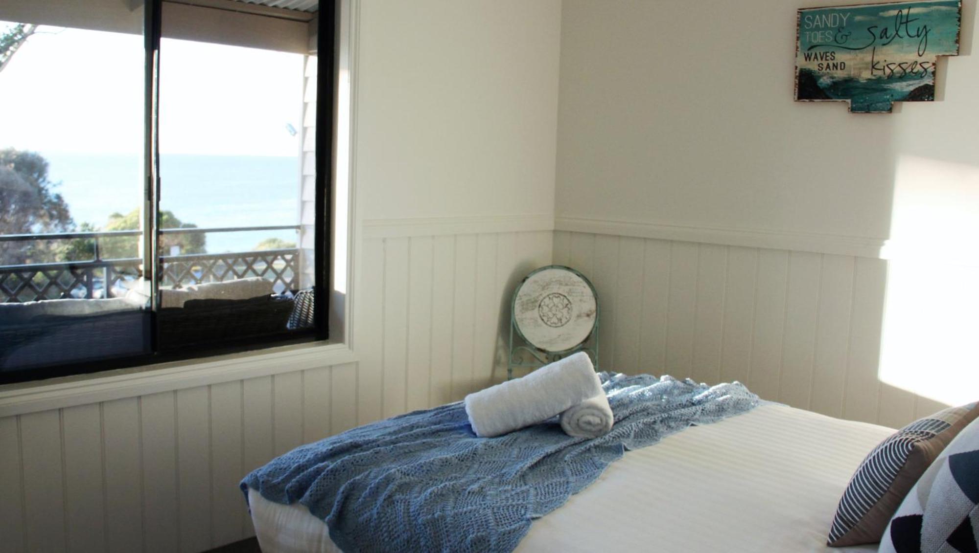 Kingfisher Cottage Beachfront At The Binalong Bay מראה חיצוני תמונה